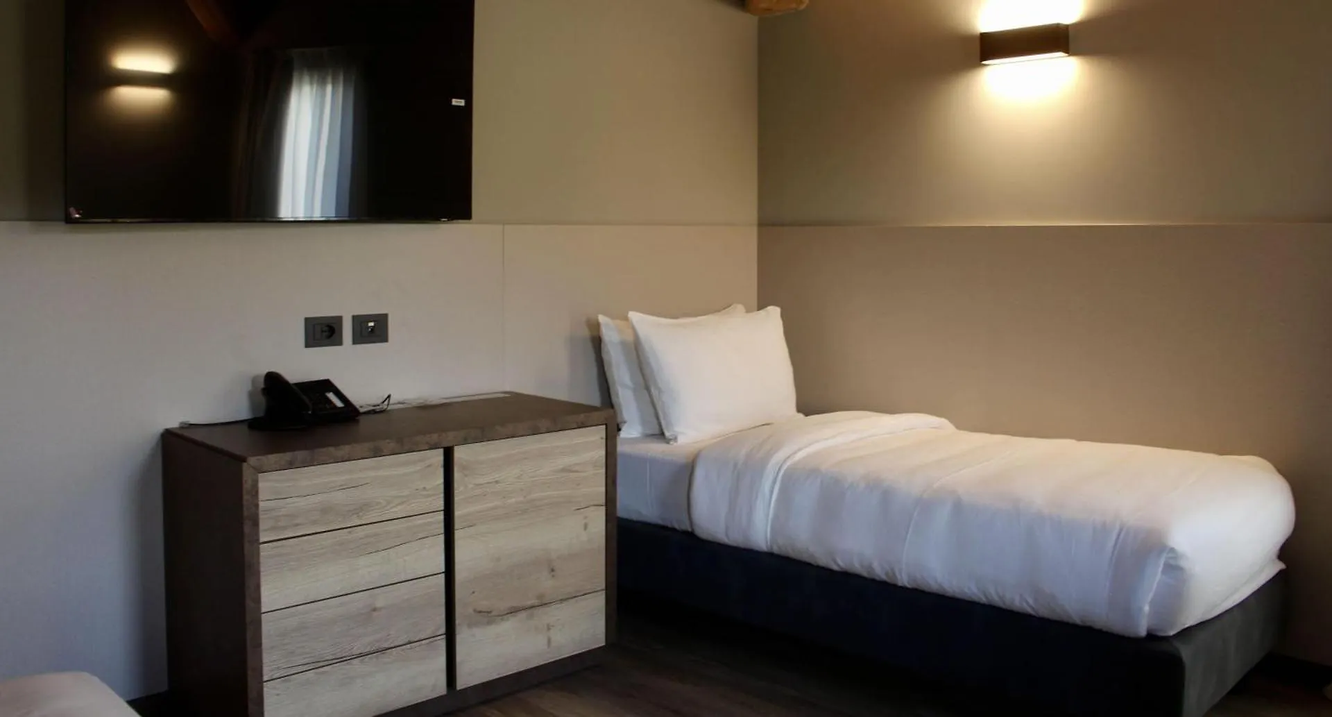 Ida Boutique Hotel أسولو