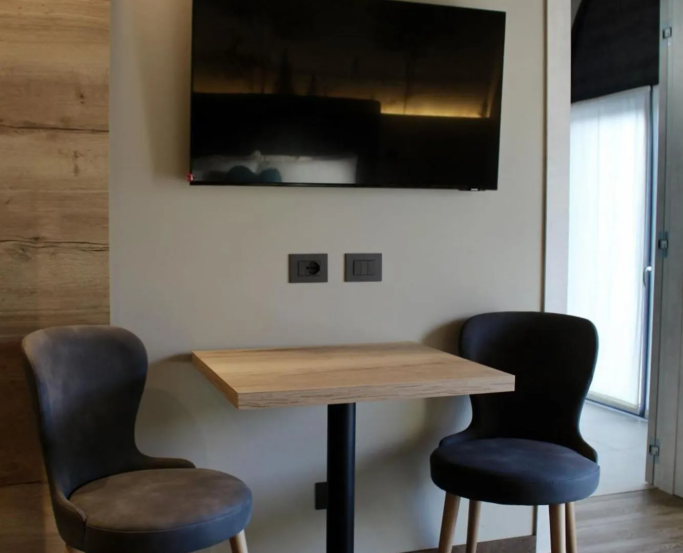 Ida Boutique Hotel أسولو